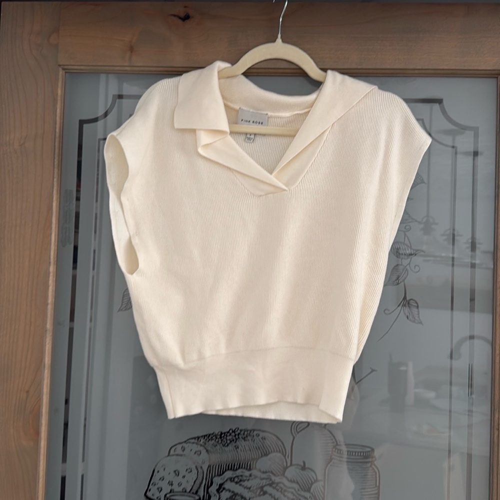 V neck short sleeve shirt